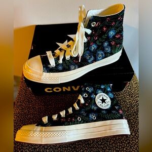 Converse Chucks 70 hi top black floral tapestry women 10.5